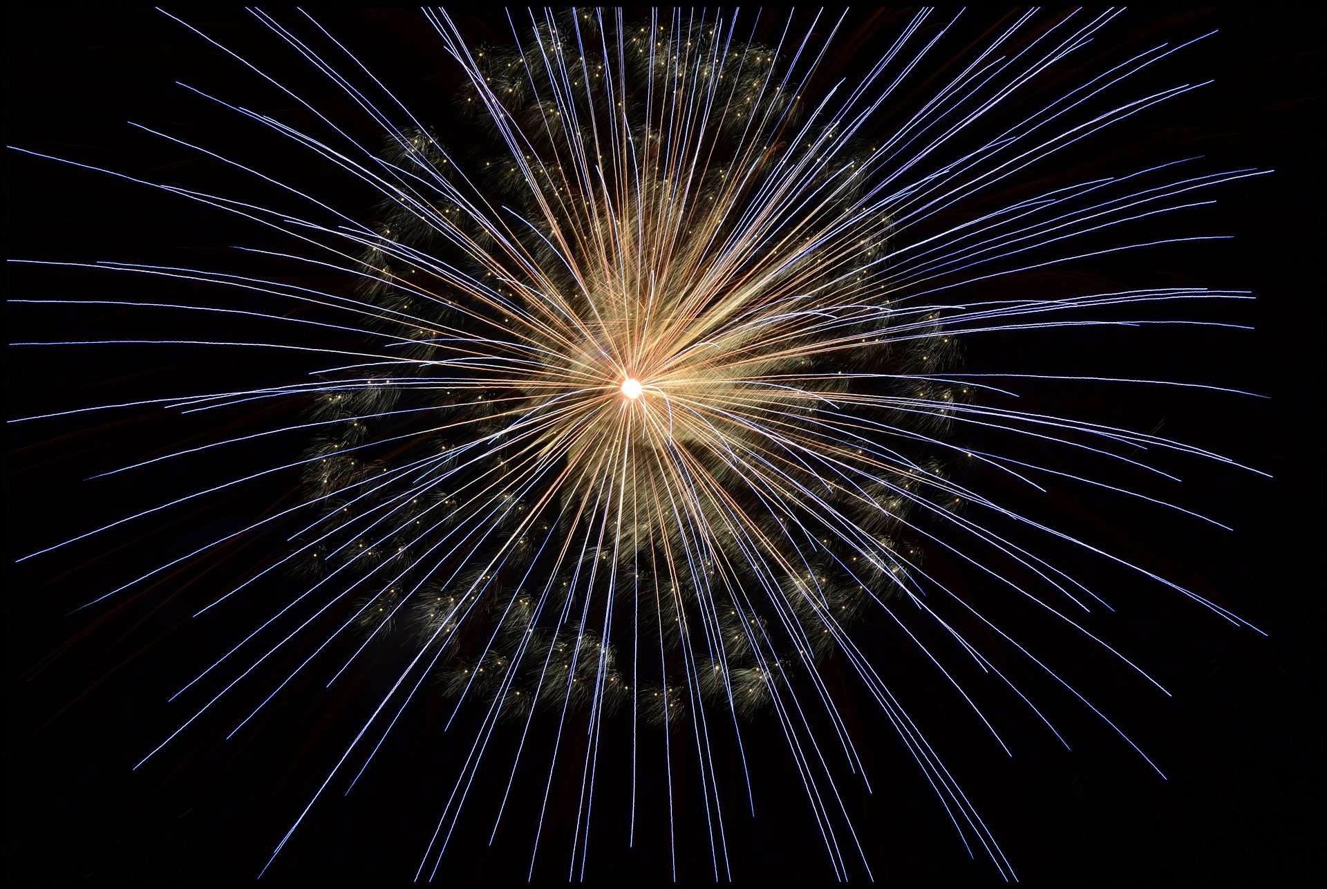 fireworks-102971_1920 (1)